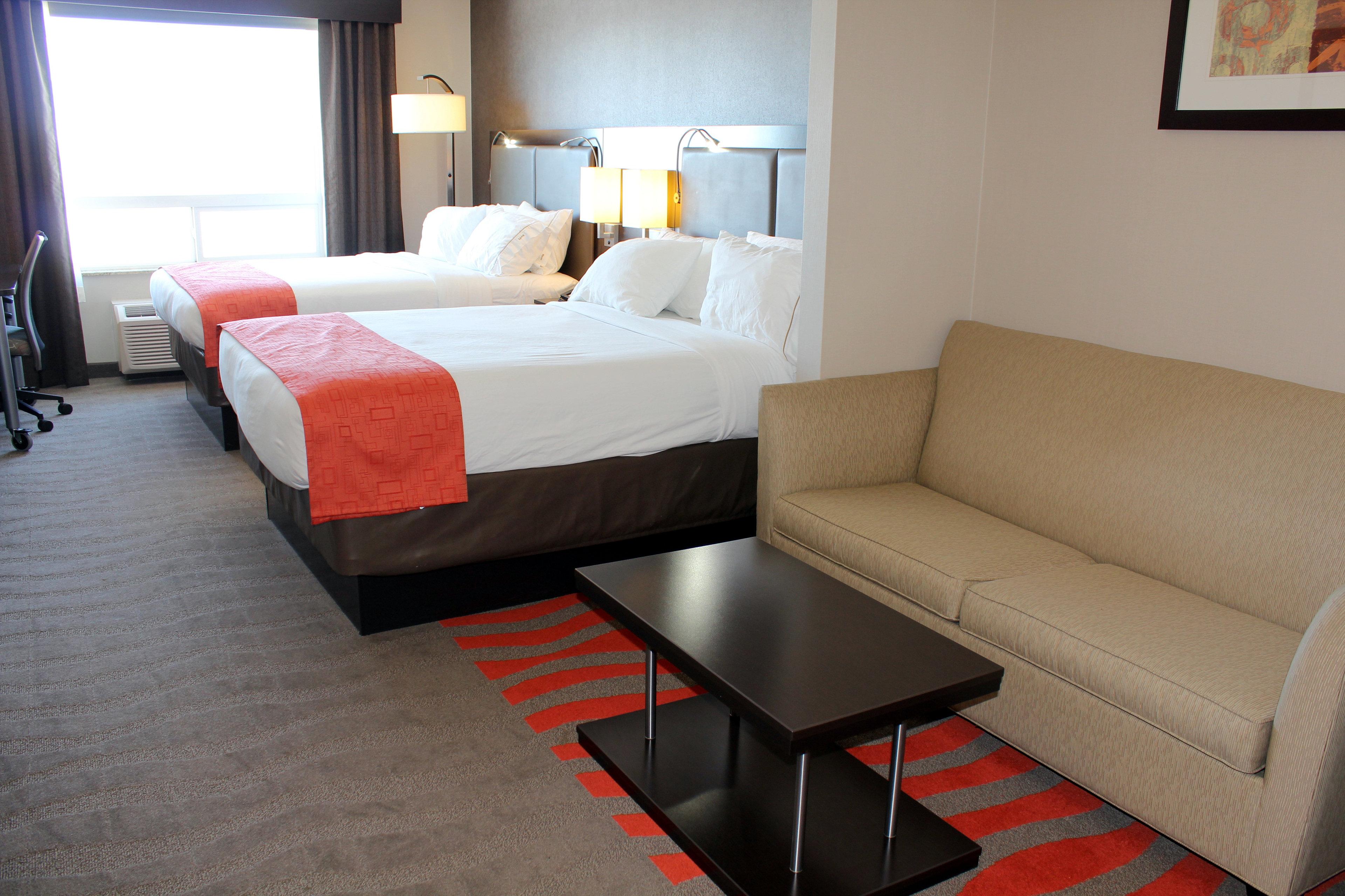 Chateau Inn & Suites Bonnyville Ngoại thất bức ảnh