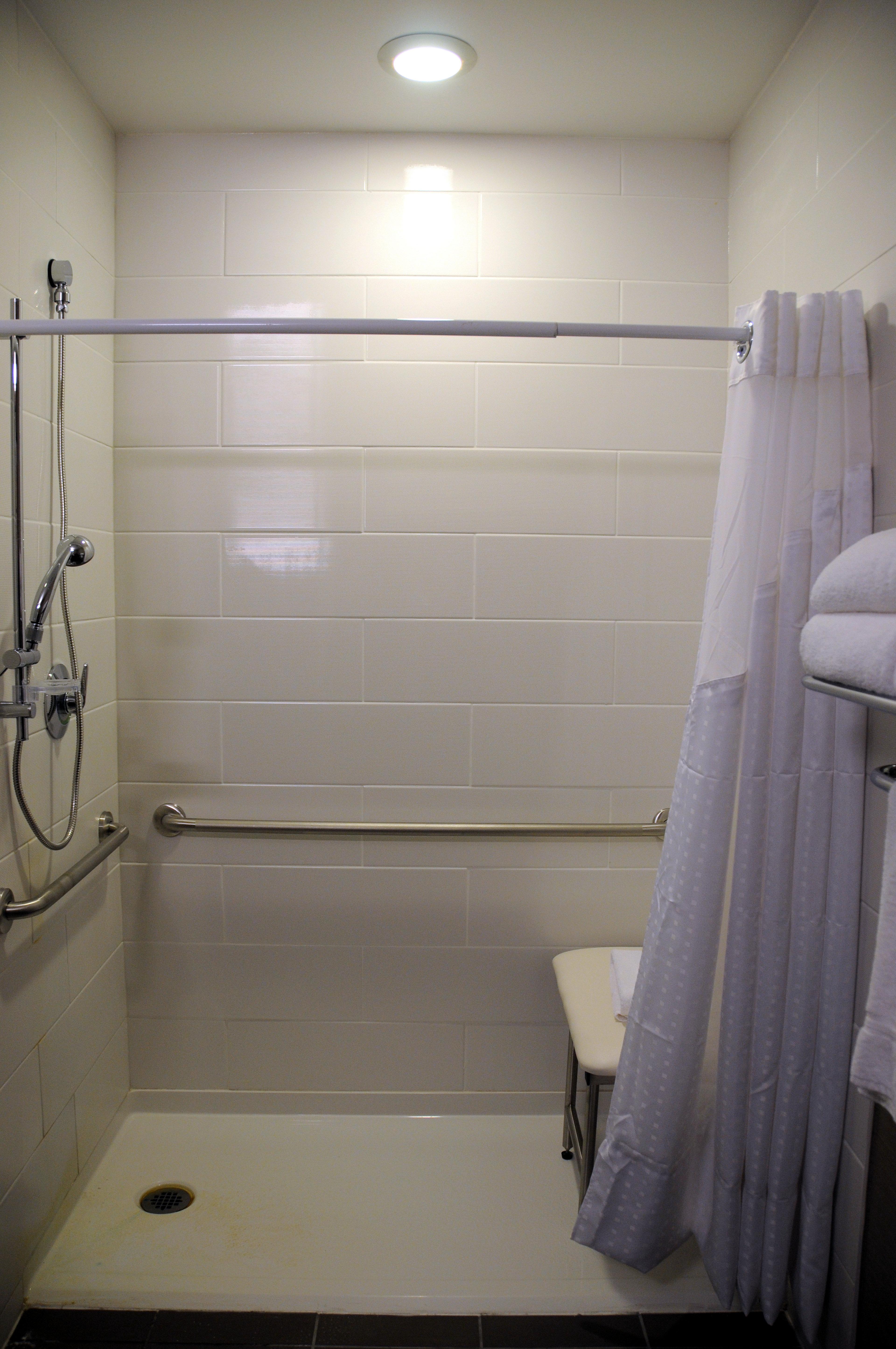 Chateau Inn & Suites Bonnyville Ngoại thất bức ảnh