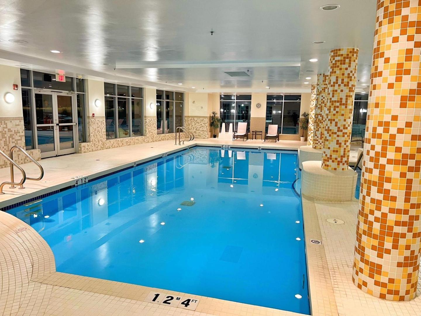 Chateau Inn & Suites Bonnyville Ngoại thất bức ảnh