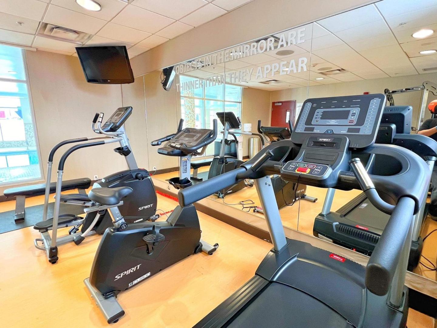 Chateau Inn & Suites Bonnyville Ngoại thất bức ảnh