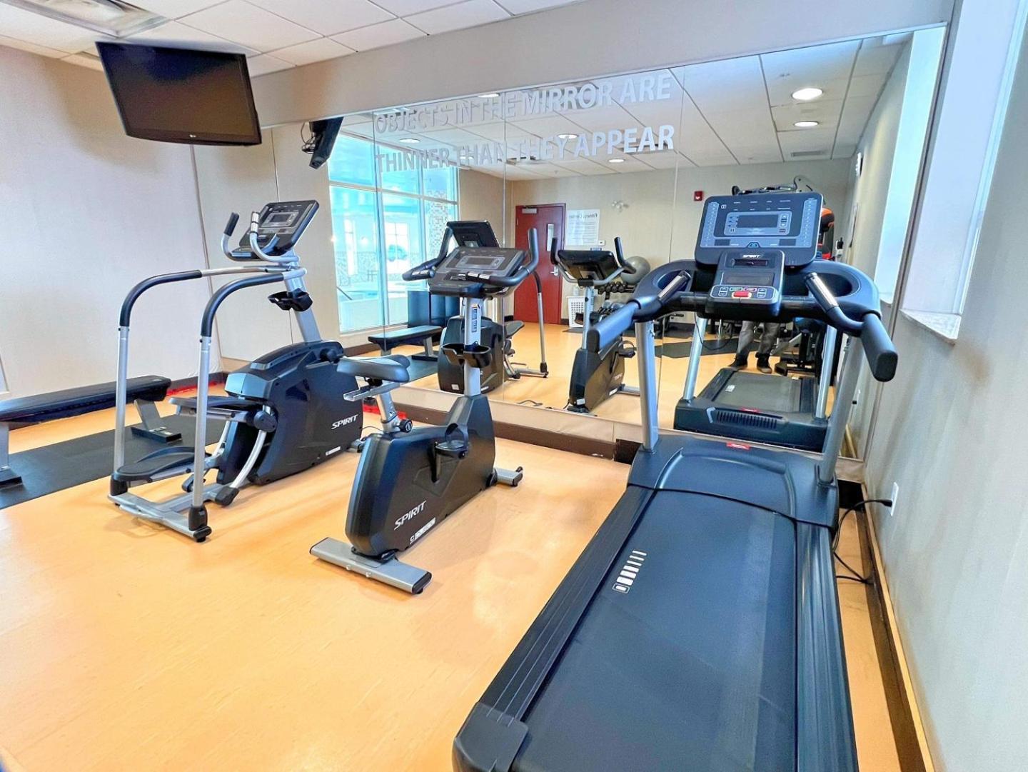 Chateau Inn & Suites Bonnyville Ngoại thất bức ảnh