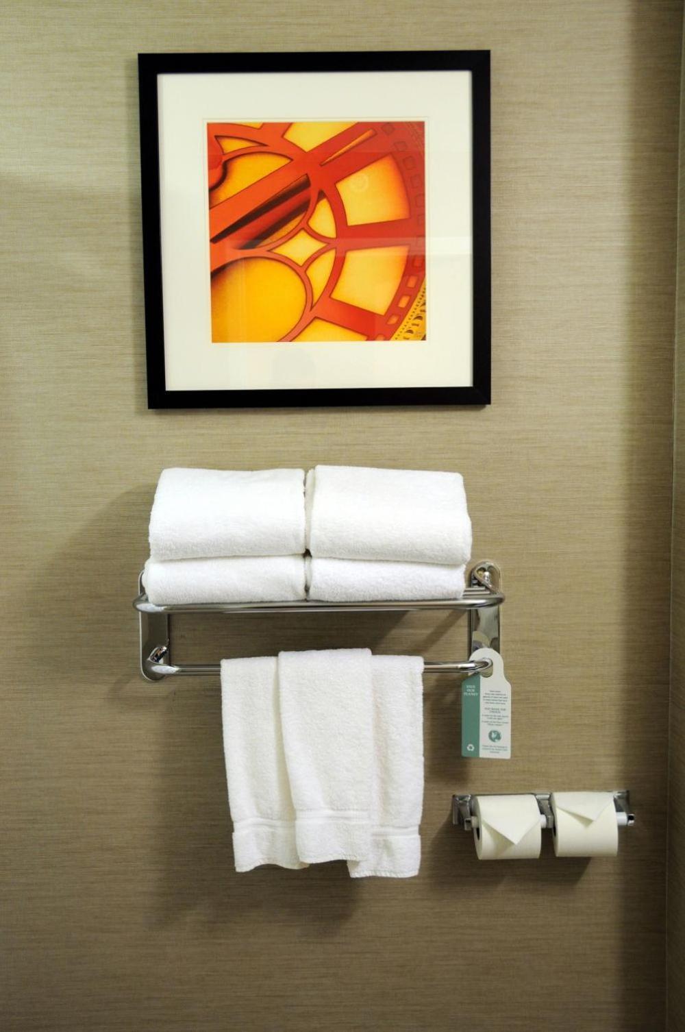 Chateau Inn & Suites Bonnyville Ngoại thất bức ảnh