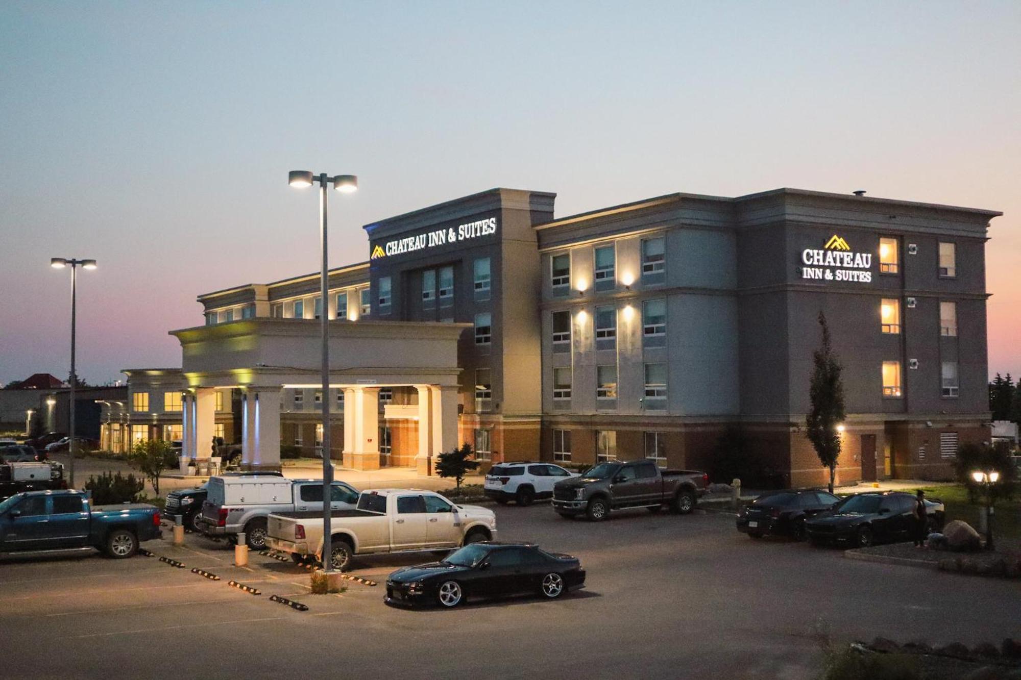 Chateau Inn & Suites Bonnyville Ngoại thất bức ảnh