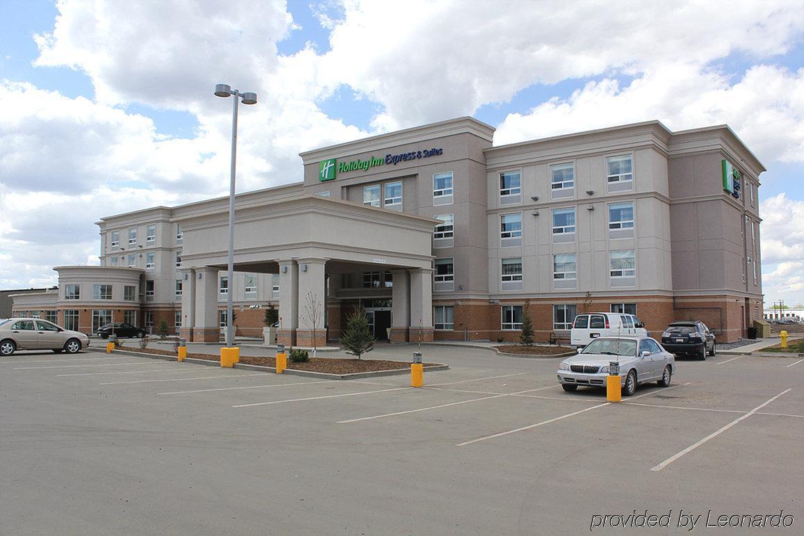 Chateau Inn & Suites Bonnyville Ngoại thất bức ảnh