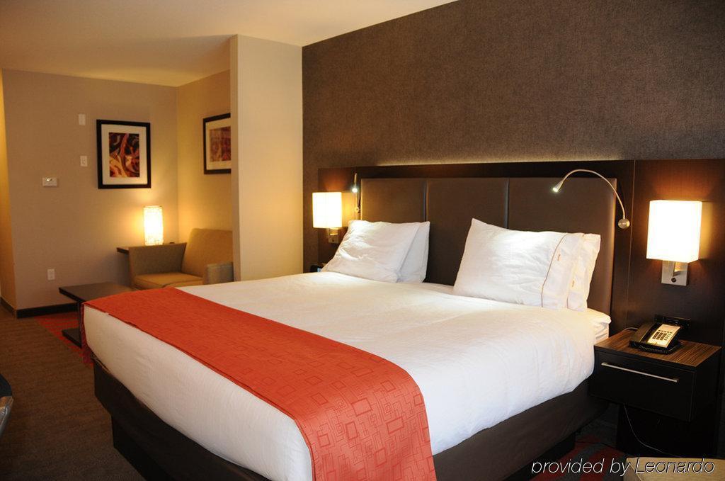 Chateau Inn & Suites Bonnyville Ngoại thất bức ảnh