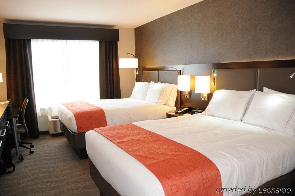 Chateau Inn & Suites Bonnyville Ngoại thất bức ảnh